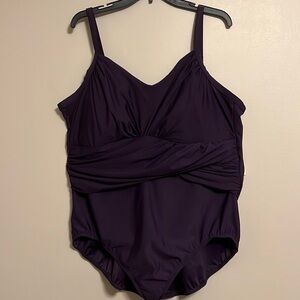 Woman’s One Piece Slenderizing Lands’ End Swimsuit Size 26W In Eggplant